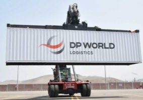 DP-World-Logistics-reachstacker-300x199