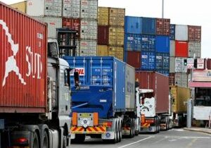 NSW-container-truck-queue-300x225